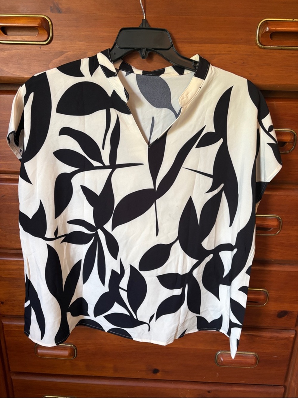 SHEIN Black & White Leaf-Print V-Neck Blouse